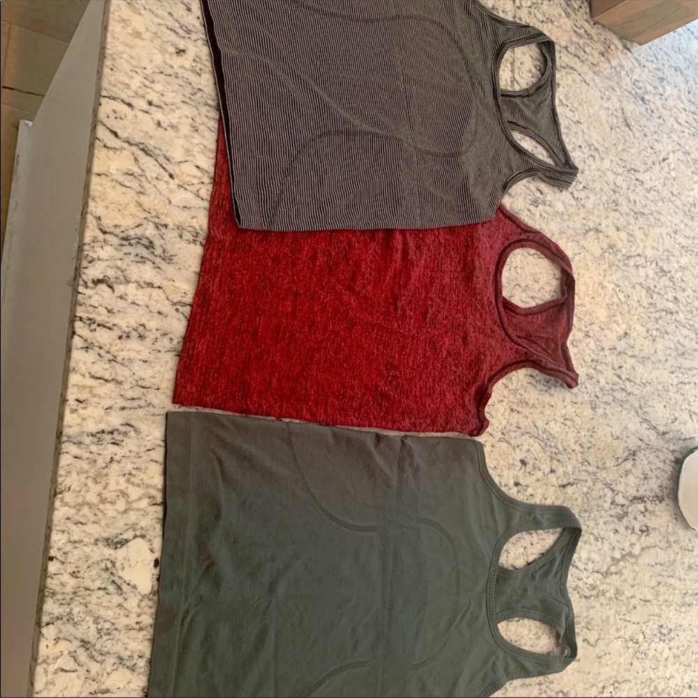 Lulu lemon racer back swiftly tank